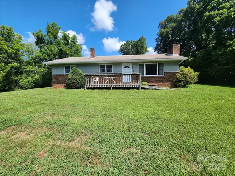 400 Bull Creek Rd, Mars Hill, NC 28754