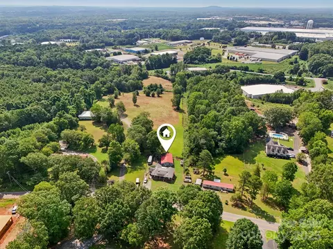 3325 Fairview Dr, Gastonia, NC 28052