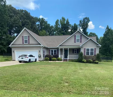 223 Bluegill Ln, Statesville, NC 28625