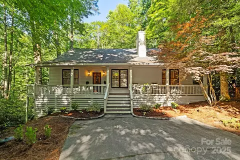 110 Sourwood Ct, Sapphire, NC 28774