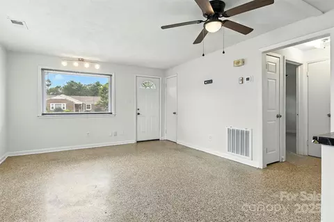Living - 33 Rd Se St SE, Conover, NC 28613 photo 3 of 8