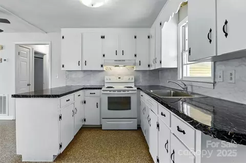 Other - 33 Rd Se St SE, Conover, NC 28613 photo 4 of 7