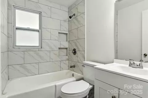 Bath - 33 Rd Se St SE, Conover, NC 28613 photo 1 of 2