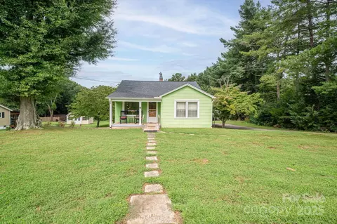 118 Downey Lake Rd, Dallas, NC 28034