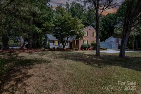 4601 Crooked Oak Ln, Charlotte, NC 28226