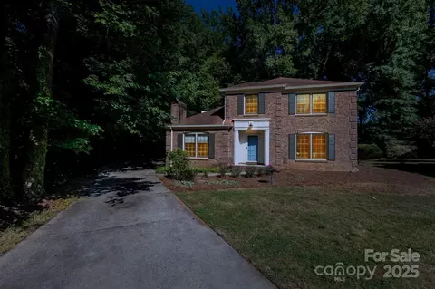 1336 Rock Point Rd, Charlotte, NC 28270