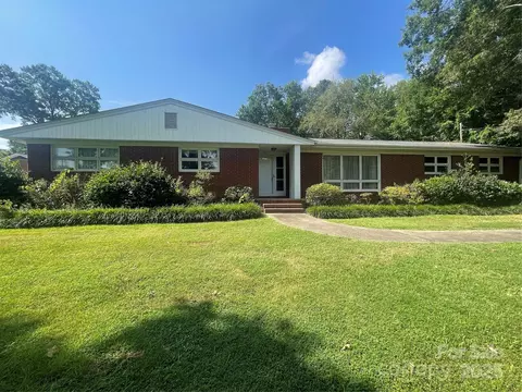 507 Wesley Heights Dr, Albemarle, NC 28001