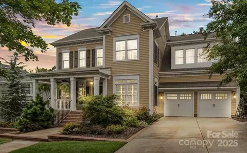 5510 Morris Hunt Dr, Fort Mill, SC 29708