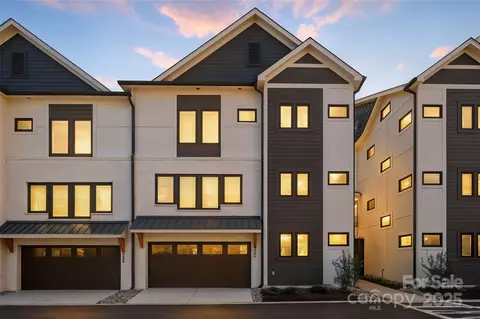 4211 Walker Rd, Charlotte, NC 28211