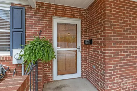 Entry Way - 19973 Oak Leaf Cir, Cornelius, NC 28031 photo 1 of 3