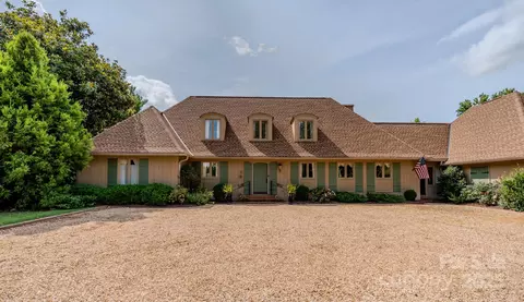 144 Silver Fox Ln, Tryon, NC 28782