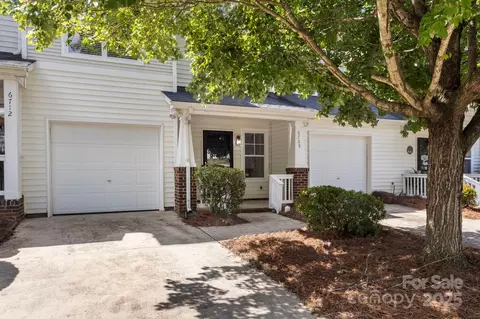 6708 Vlosi Dr, Charlotte, NC 28226