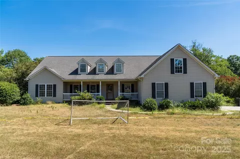 1060 Moss Lake Dr, Clover, SC 29710