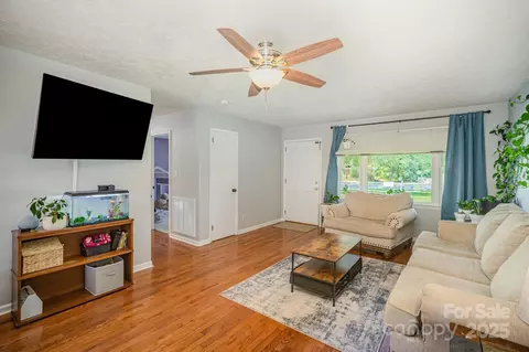 Living - 5345 Dentons Chapel Rd, Morganton, NC 28655 photo 3 of 6