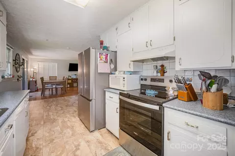 Kitchen - 5345 Dentons Chapel Rd, Morganton, NC 28655 photo 1 of 3