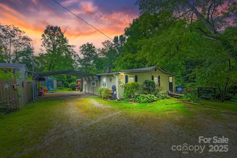 110 N Bear Creek Rd, Asheville, NC 28806