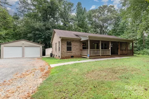 1009 James St, Charlotte, NC 28216