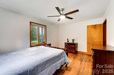 Bedroom - 181 Fisher Creek Rd, Sylva, NC 28779 photo 4 of 7