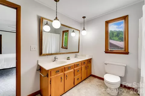 Bath - 181 Fisher Creek Rd, Sylva, NC 28779 photo 3 of 3