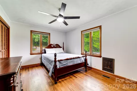 Bedroom - 181 Fisher Creek Rd, Sylva, NC 28779 photo 3 of 7