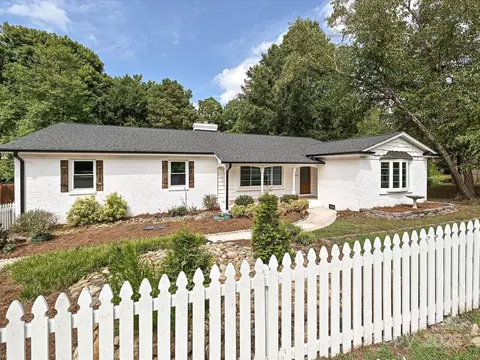 3849 Bon Rea Dr, Charlotte, NC 28226
