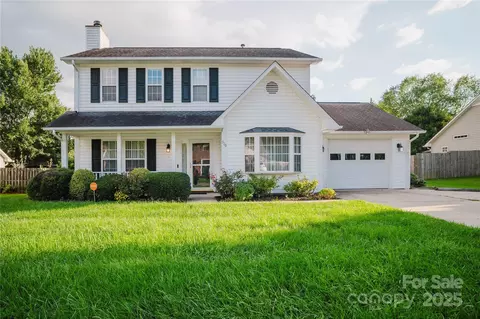 920 Woodhill Dr, Fletcher, NC 28732