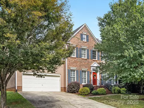6825 Fairway Point Dr, Charlotte, NC 28269