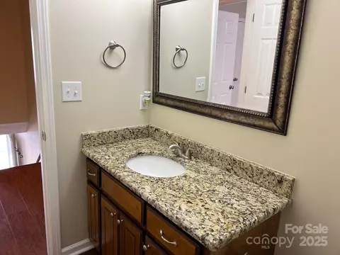 Bath - 102 Brandywine Ne Dr NE, Conover, NC 28613 photo 4 of 6