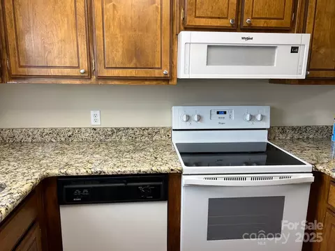 Kitchen - 102 Brandywine Ne Dr NE, Conover, NC 28613 photo 2 of 3