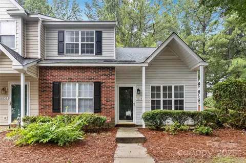 10154 Forest Landing Dr, Charlotte, NC 28213