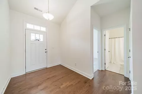 558 Red Wolf Ln, Clover, SC 29710 photo 2
