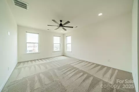 558 Red Wolf Ln, Clover, SC 29710 photo 9