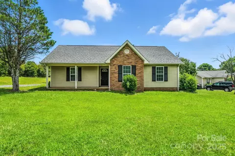 5216 Willow Run Dr, Monroe, NC 28110