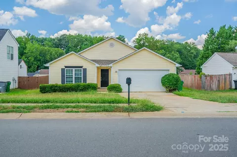 8607 Tweedsmuir Glen Ln, Charlotte, NC 28215