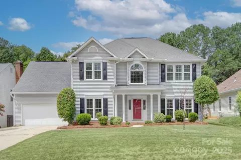 9646 Thorn Blade Dr, Charlotte, NC 28270