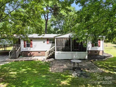 136 Morcroft Ln, Cleveland, NC 27013