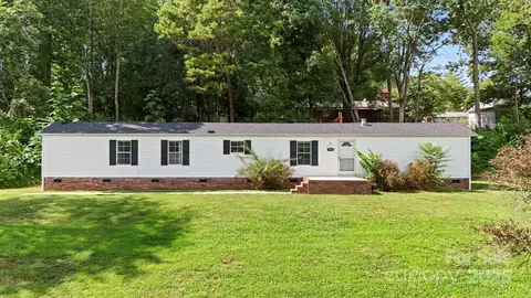 1884 Kensway Dr, Hudson, NC 28638