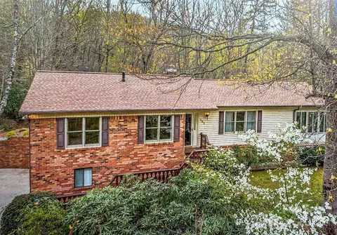 203 Haywood Knolls Dr, Hendersonville, NC 28791