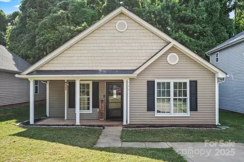 1331 Braveheart Ln, Charlotte, NC 28216