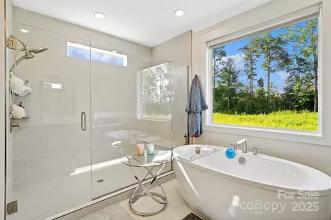 Bath - 123 Windy Dell Dr, Tega Cay, SC 29708 photo 5 of 7