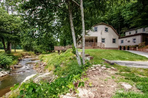 6836 Richland Rd, Lenoir, NC 28645