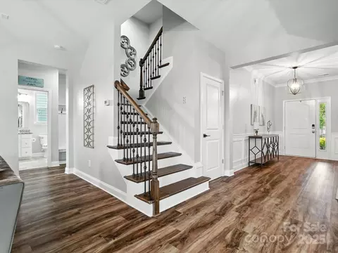 Entry Way - 2033 Folkstone Ln, Lancaster, SC 29720 photo 3 of 4