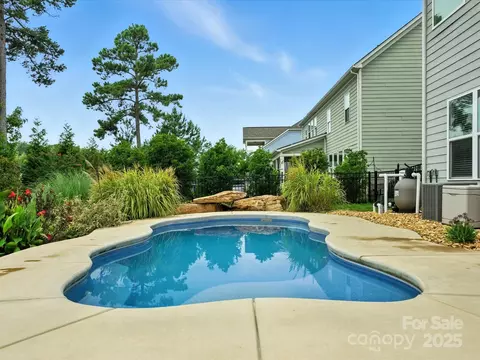Exterior - 2033 Folkstone Ln, Lancaster, SC 29720 photo 2 of 10