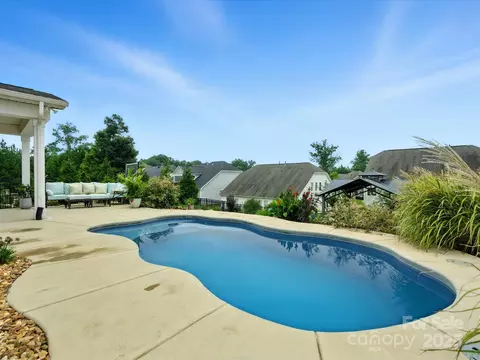 Exterior - 2033 Folkstone Ln, Lancaster, SC 29720 photo 8 of 10