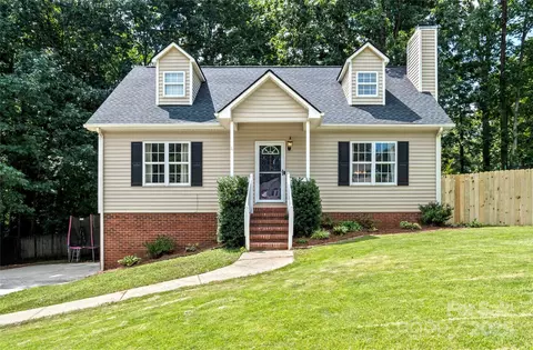 5027 Heidelbury Ct, Winston Salem, NC 27106