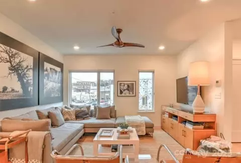 243 Short Coxe Ave, Asheville, NC 28801