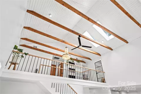 Entry Way - 190 Dogwood Forest Loop, Harmony, NC 28634 photo 2 of 3