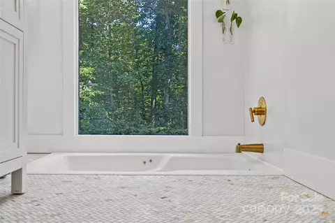 Bath - 190 Dogwood Forest Loop, Harmony, NC 28634 photo 4 of 6