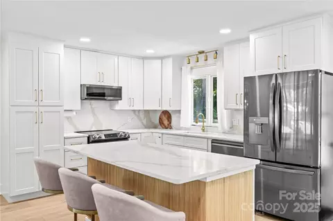Kitchen - 190 Dogwood Forest Loop, Harmony, NC 28634 photo 5 of 7