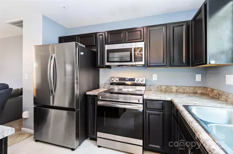 Kitchen - 2406 Everton Se Cir SE, Concord, NC 28025 photo 3 of 4
